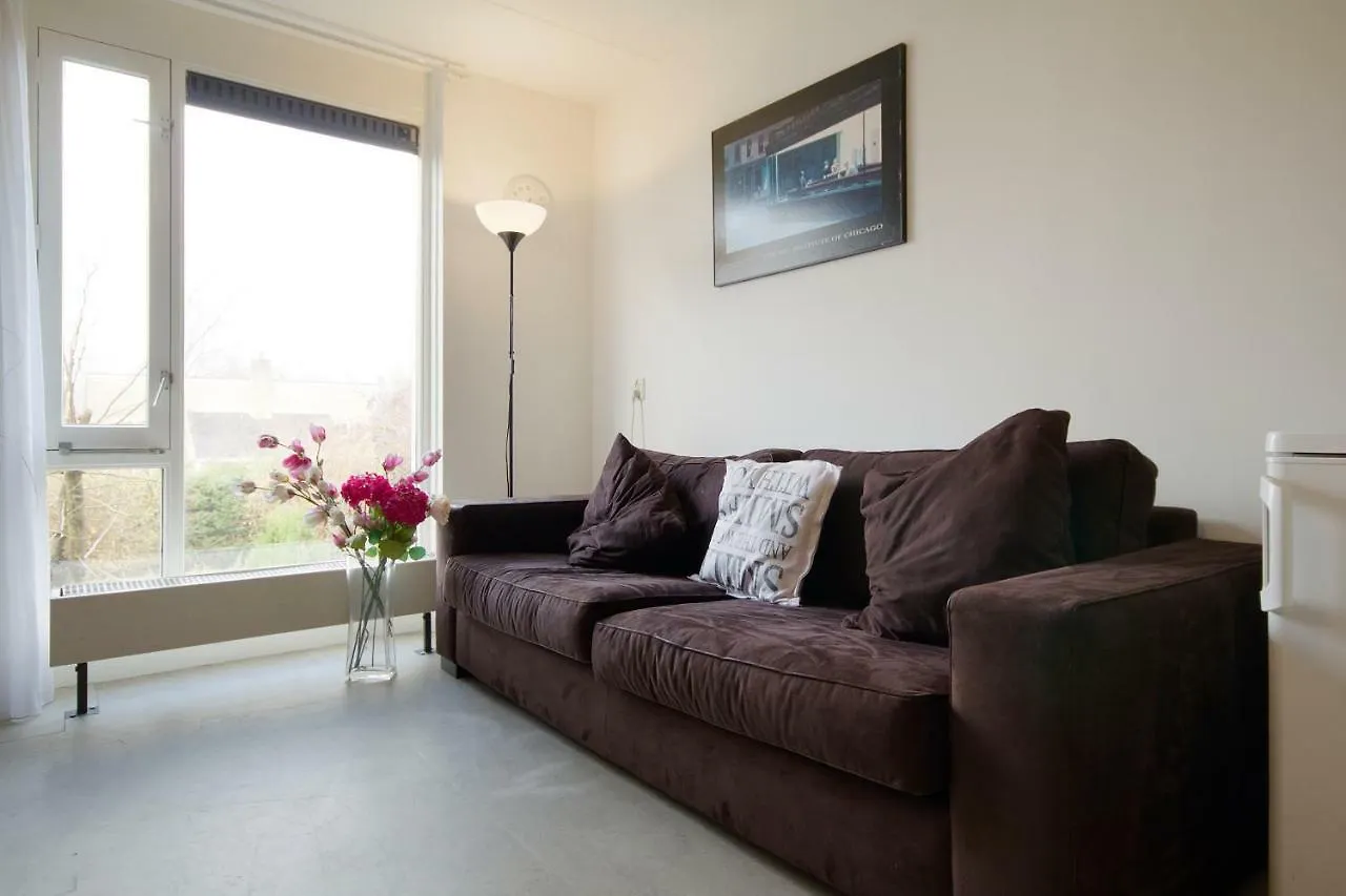 Royale en schone accommodatie met dakterras Amsterdam Nederland