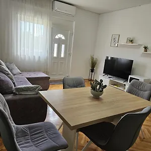 https://apartman-roko-zadar.hotelinzadar.com